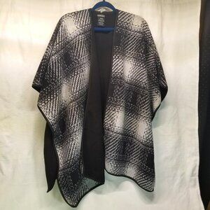 Nicole Miller Plaid B&W Fleece Shawl Wrap Cape Coat